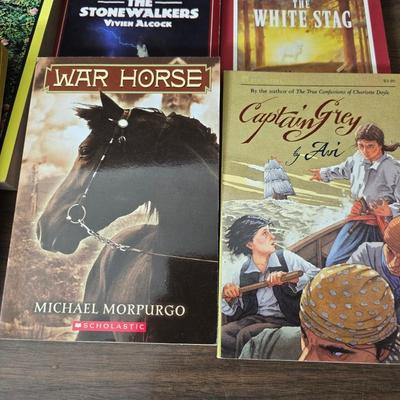 Children's chapter books - Goosebumps - The jungle book - Hatchet and other great titles