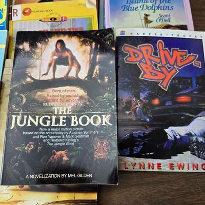 Children's chapter books - Goosebumps - The jungle book - Hatchet and other great titles