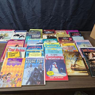 Children's chapter books - Goosebumps - The jungle book - Hatchet and other great titles