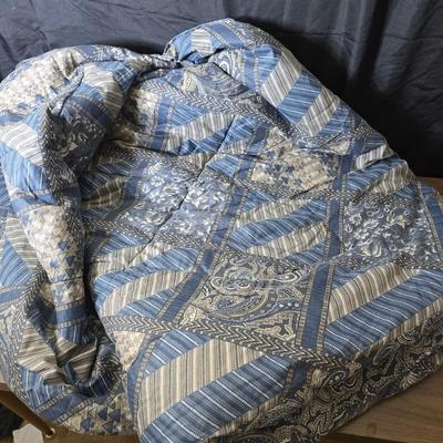 Full sized Bed in a bag comforter with extra sheets