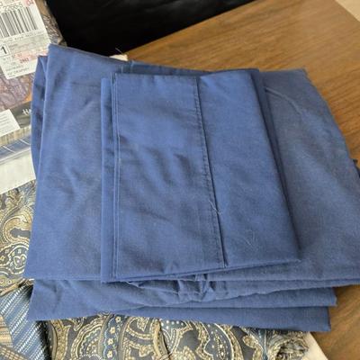 Full sized Bed in a bag comforter with extra sheets