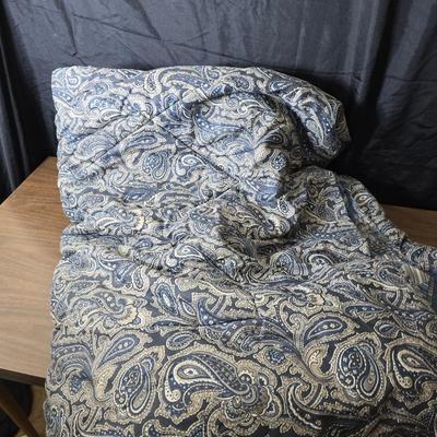 Full sized Bed in a bag comforter with extra sheets