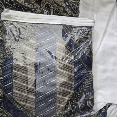 Full sized Bed in a bag comforter with extra sheets