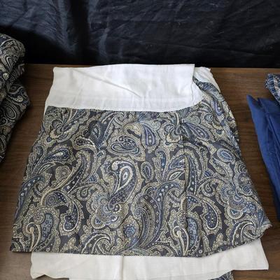 Full sized Bed in a bag comforter with extra sheets