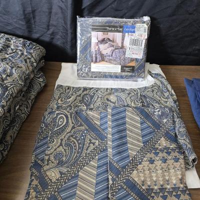 Full sized Bed in a bag comforter with extra sheets