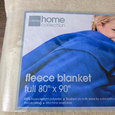 Brand-new Full-sized JC Penny home collection fleece blanket - 80" x 90"