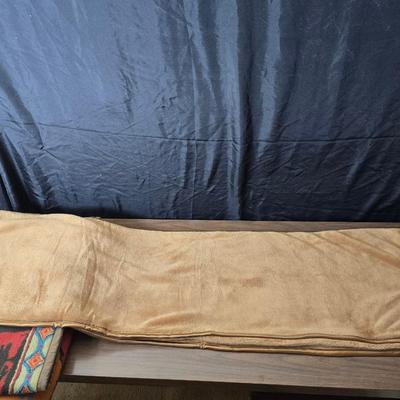 Two nice throw blankets - Bob Timberlake and Ariat