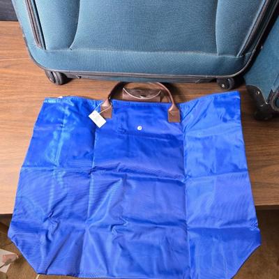 Protocol luggage set - 2 suitcases for your travels with a smaller bag