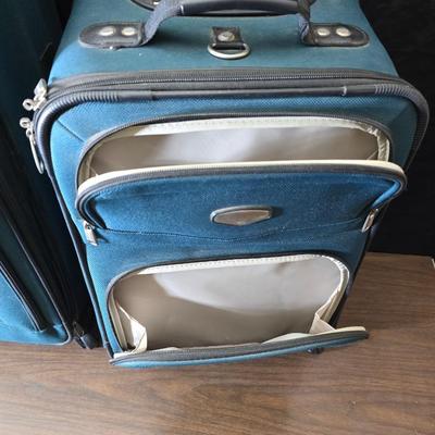 Protocol luggage set - 2 suitcases for your travels with a smaller bag