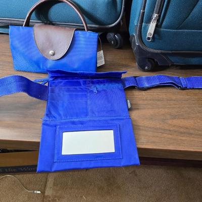 Protocol luggage set - 2 suitcases for your travels with a smaller bag