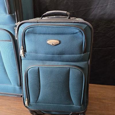 Protocol luggage set - 2 suitcases for your travels with a smaller bag