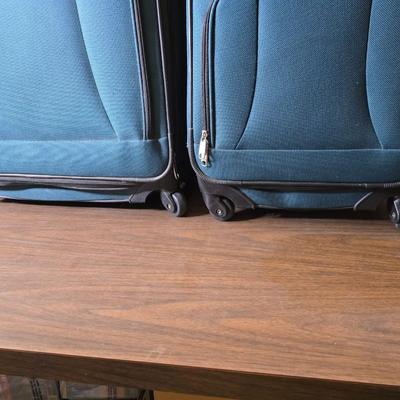 Protocol luggage set - 2 suitcases for your travels with a smaller bag