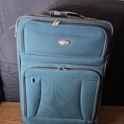 Protocol luggage set - 2 suitcases for your travels with a smaller bag
