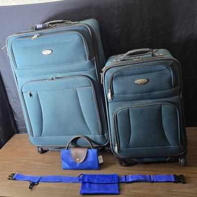 Protocol luggage set - 2 suitcases for your travels with a smaller bag