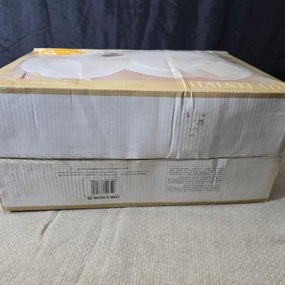 Brand new 30-piece everyday Gibson ceramic Halstead dish set with tablecloth