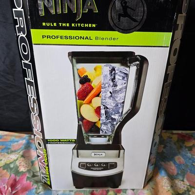 Brand new Ninja professional blender - with tablecloth