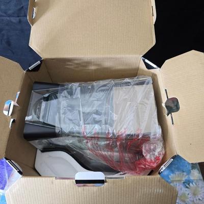 Brand new Ninja professional blender - with tablecloth