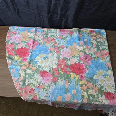 Brand new Ninja professional blender - with tablecloth