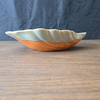 Vintage Pioneer 332 marked unique shaped serving bowl