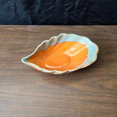 Vintage Pioneer 332 marked unique shaped serving bowl