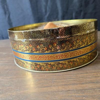 Authentic native handicraft Alaskan mask by Ruth Rulland - Anaktuvuk Pass in a protective tin