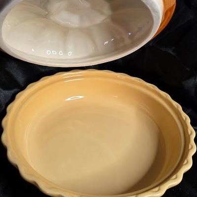 Cracker Barrel Bountiful Harvest Pumpkin Pie Dish - Sunflower and Leaf Ceramic Carrier