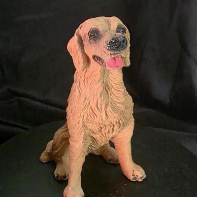 Vintage Golden Retriever Figurine – Smiling Resin Dog Statue with Lifelike Detail