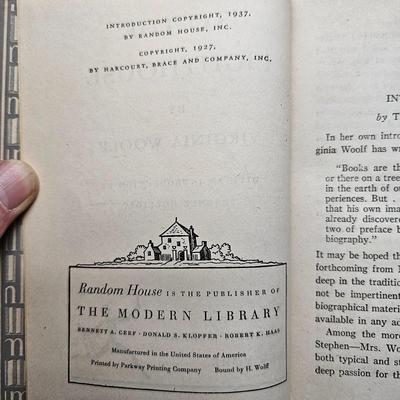 The Modern Library of the World's Best Books Collection (LR-JS)