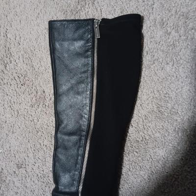 LADIES MICHAEL KORS LEATHER BOOTS- SIZE 9 W/WALLET