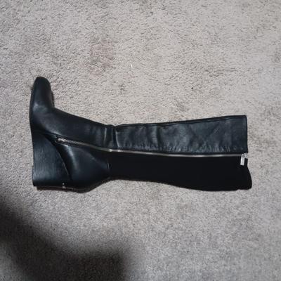 LADIES MICHAEL KORS LEATHER BOOTS- SIZE 9 W/WALLET