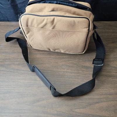 Vintage Minolta autopak 550 camera with a nice camera case and extras!