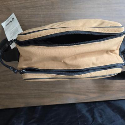 Vintage Minolta autopak 550 camera with a nice camera case and extras!