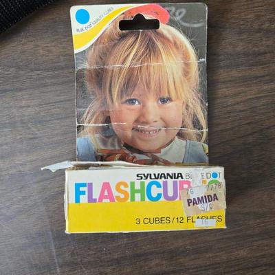 Vintage Minolta autopak 550 camera with a nice camera case and extras!