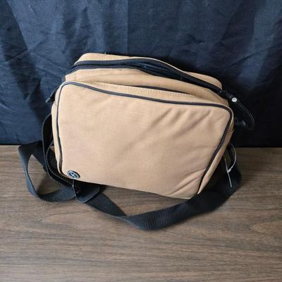 Vintage Minolta autopak 550 camera with a nice camera case and extras!