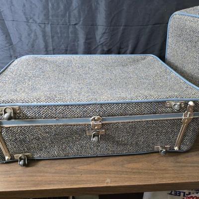 Vintage Ameilia Earhart nesting luggage set