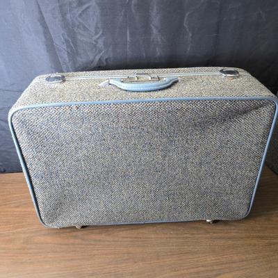 Vintage Ameilia Earhart nesting luggage set