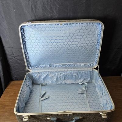 Vintage Ameilia Earhart nesting luggage set
