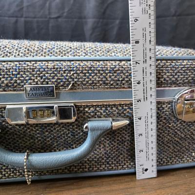 Vintage Ameilia Earhart nesting luggage set
