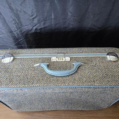 Vintage Ameilia Earhart nesting luggage set