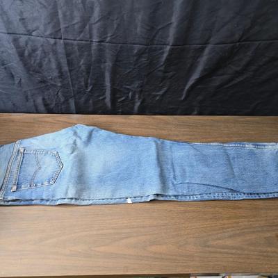 Five pairs of Levi Jeans - 38 x 33 and 36 x 33 really worn. Great for crafts & pocket quilts