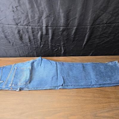 Five pairs of Levi Jeans - 38 x 33 and 36 x 33 really worn. Great for crafts & pocket quilts