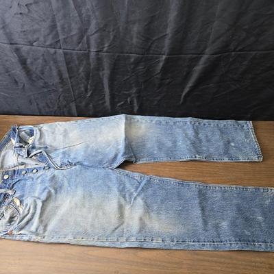 Five pairs of Levi Jeans - 38 x 33 and 36 x 33 really worn. Great for crafts & pocket quilts