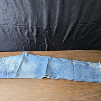 Five pairs of Levi Jeans - 38 x 33 and 36 x 33 really worn. Great for crafts & pocket quilts