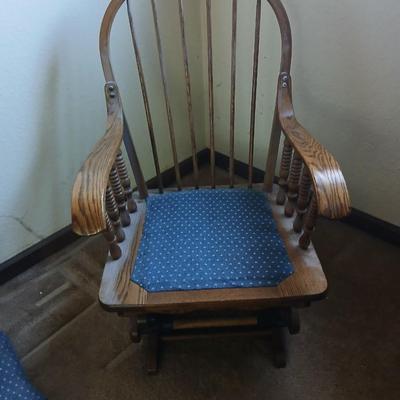 Robinson Furniture Mfg. cushioned Glider rocker