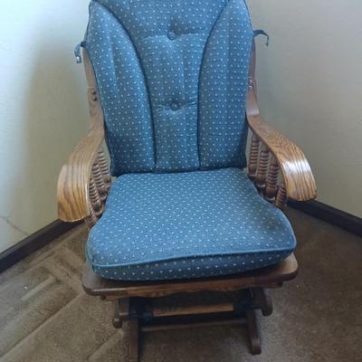 Robinson Furniture Mfg. cushioned Glider rocker