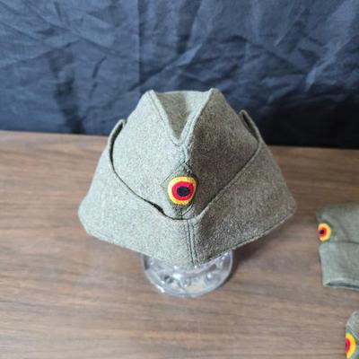 Three German wool Garrison hats, Georg Grote - Cold war era - Janus & Co. K.G.