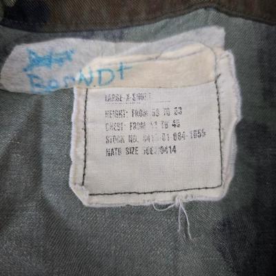 Four vintage USMC brown-dominant ERDL jungle jackets with a pair of pants - see photos for sizes