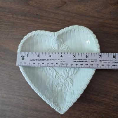 Two vintage prints featuring the "Daffodils" illustration by artist Mary Lou Goertzen with matching vases and more