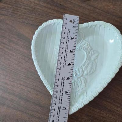 Two vintage prints featuring the "Daffodils" illustration by artist Mary Lou Goertzen with matching vases and more