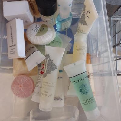 VARIETY OF TRAVEL SIZE SHAMPOO/CONDITIONER FACE WASH, BODY WASH